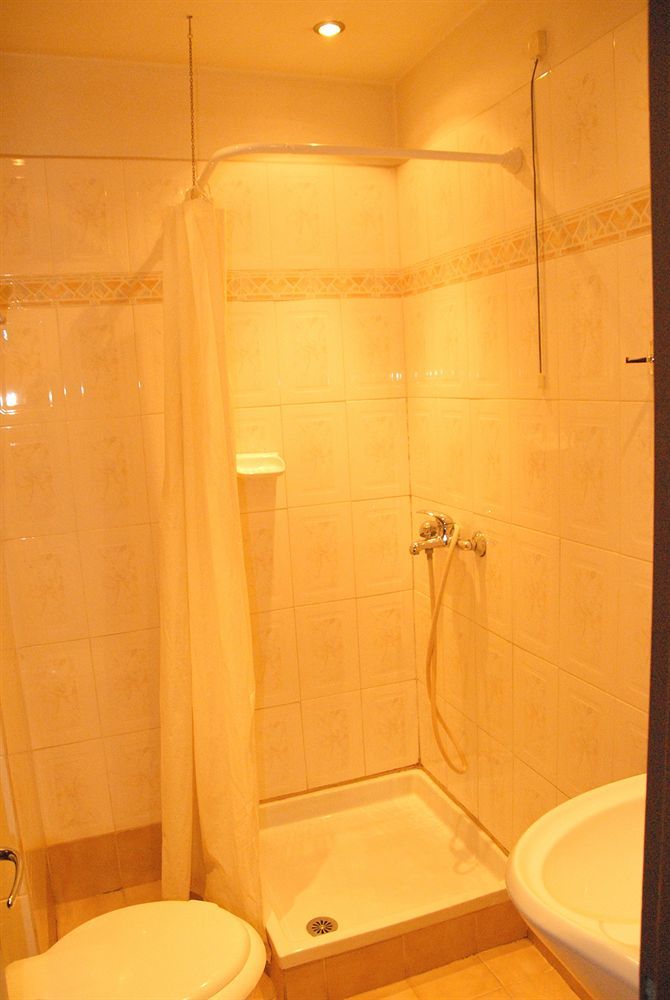 Vienna Hotel Athens Exterior photo