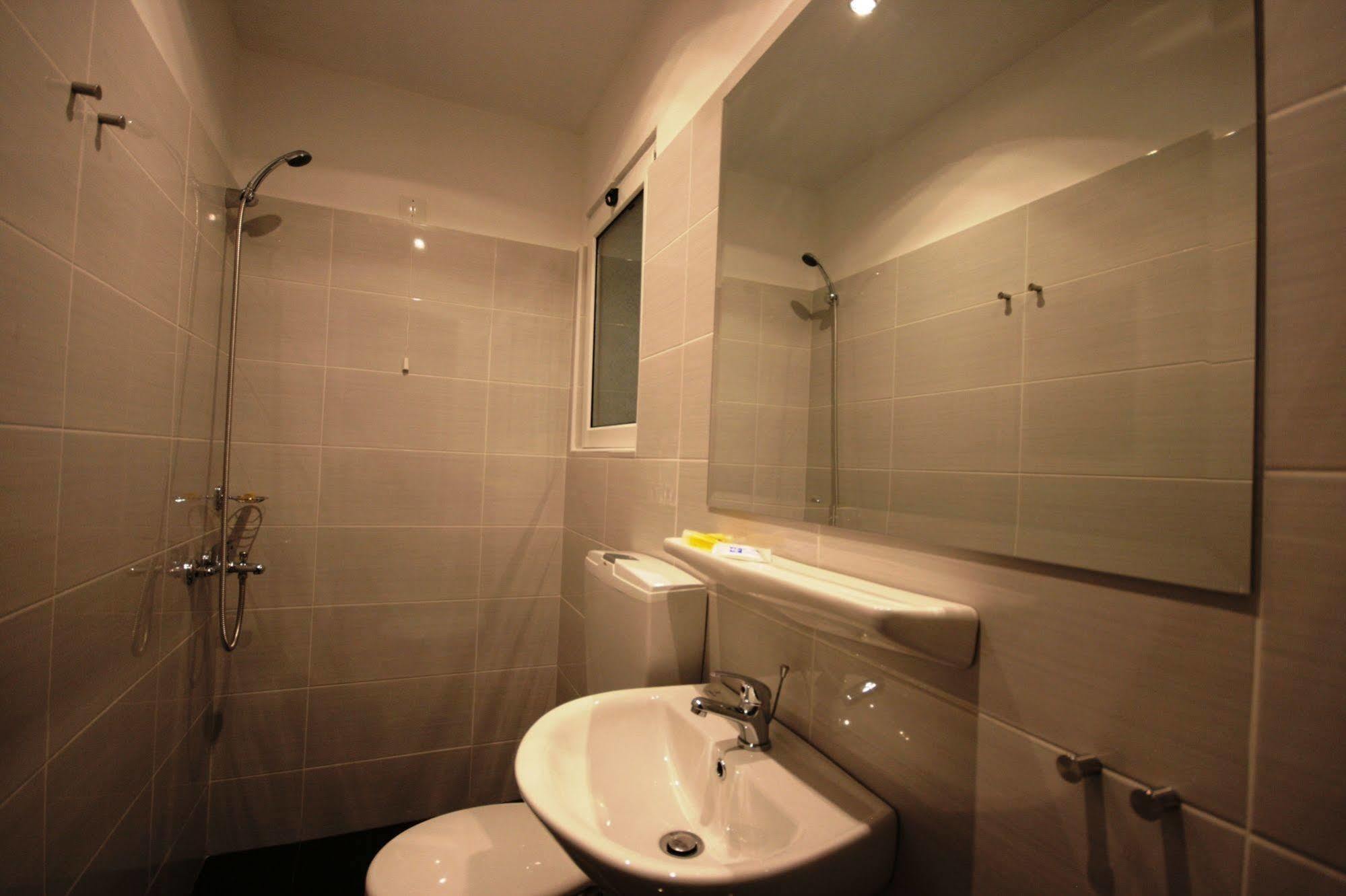 Vienna Hotel Athens Exterior photo